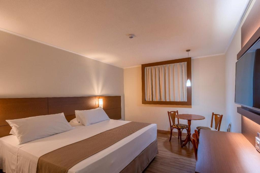 Hotel Caiua Cascavel Extérieur photo